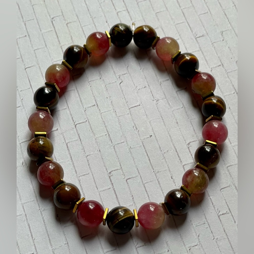 Handmade bracelet with tiger eye stone